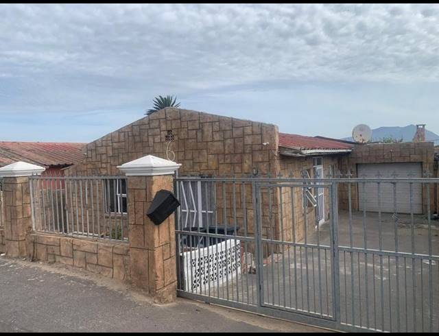 4 BEDROOM HOUSE FOR SALE IN RAVENSMEAD